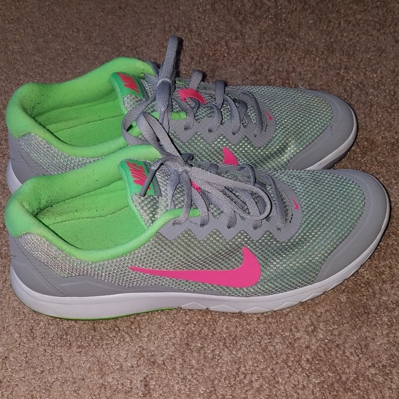 Nike Shoes - Nike women sneakers sz 9.5